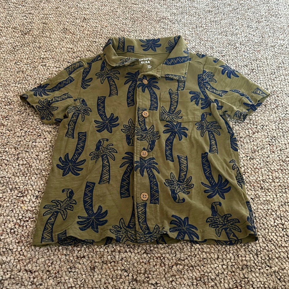 Carter’s tiki button down. Size 4t